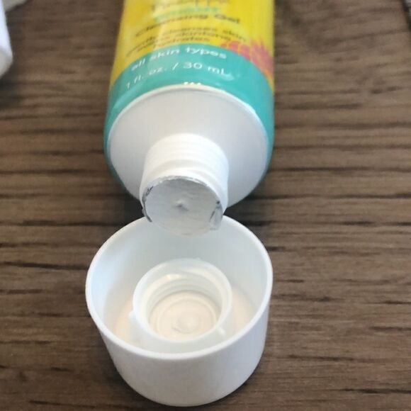 NEW Purlisse Pineapple Bright Cleansing Gel NWT sealed Ipsy bag - Picture 10 of 11